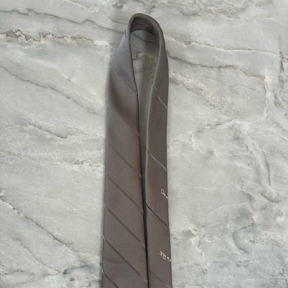 OSCAR DE LA RENTA Tie - Picture 3 of 13